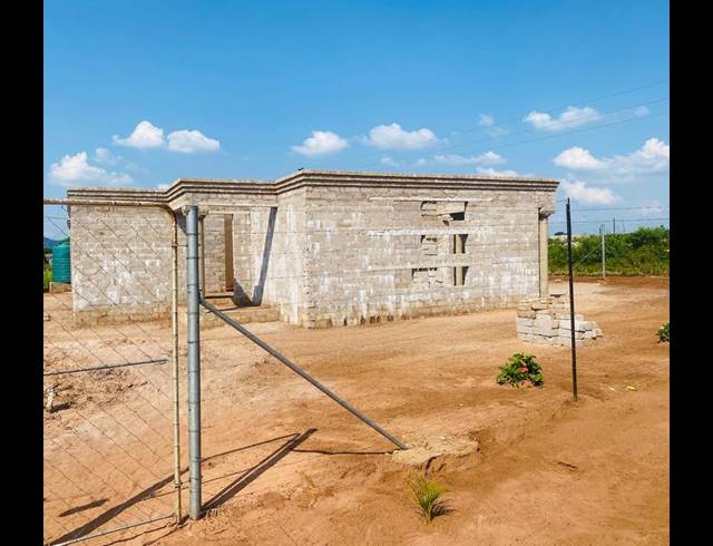 3 BEDROOM HOUSE FOR SALE IN KHUBVI